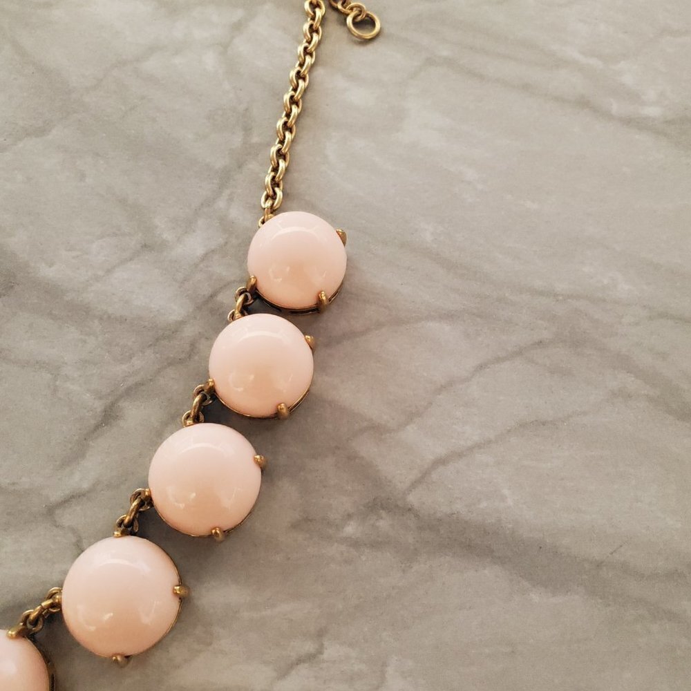 💕 J.Crew Light Blush Pink Enamal Dot Bubble Necklace 💕 - Picture 4 of 12